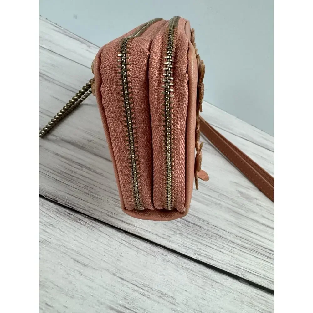 Under One Sky Coral Wallet Dual Zipper‎ Wrist Strap Flower design Studs EUC